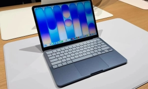 Apple продовжує вдосконалення Liquid Glass після критики користувачів
