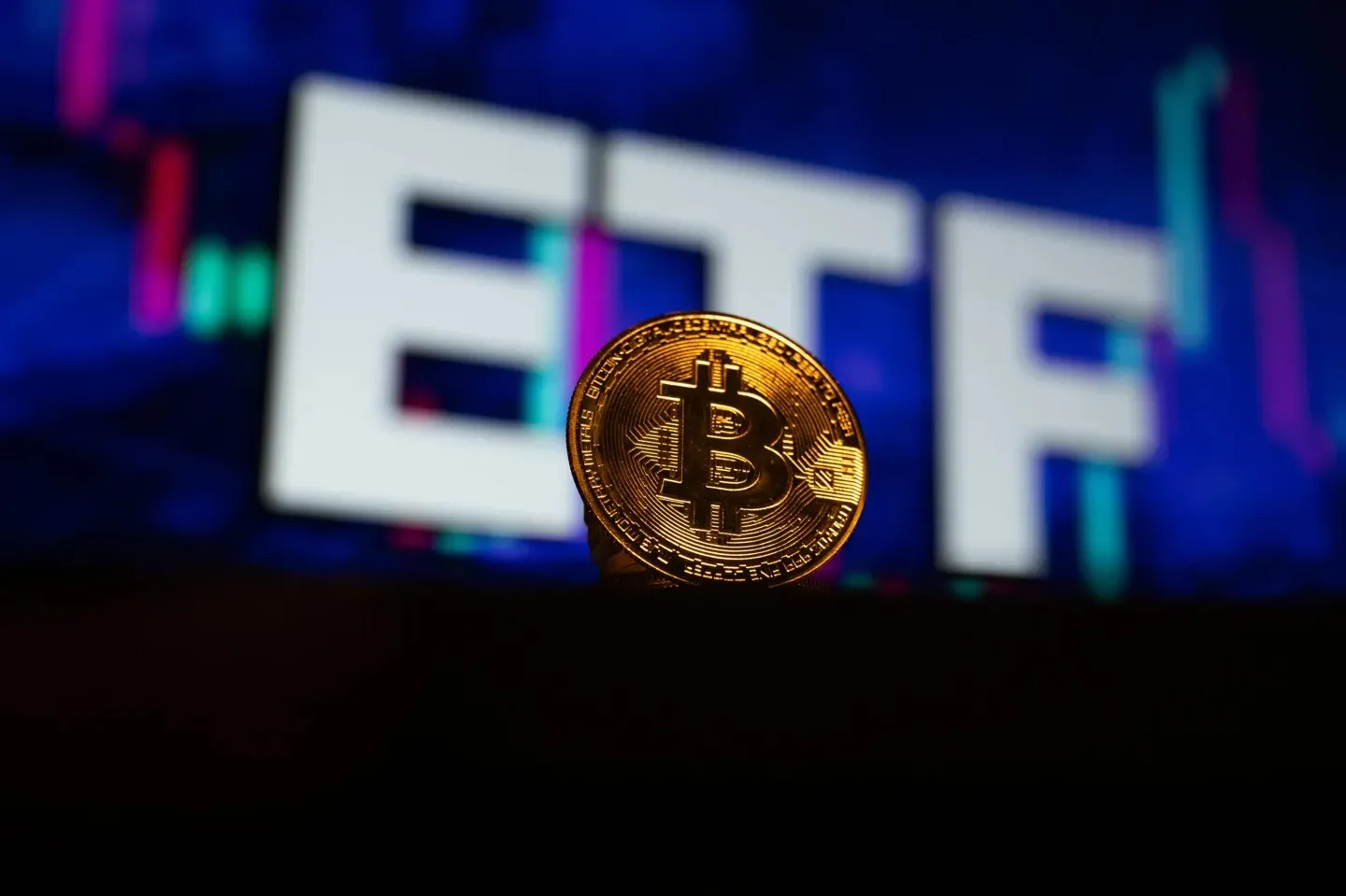 Вихід коштів з BTC ETF: тактичне перебалансування, а не втеча інститутів