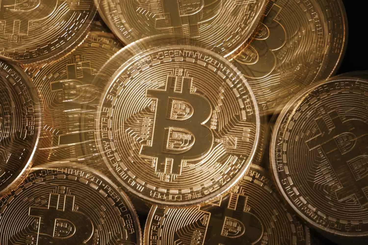 Що може зупинити падіння біткоїна відносно золота