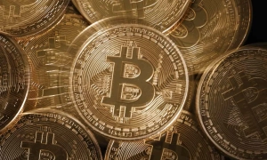 Слабкий долар розділив Уолл-стріт: глобальні компанії вириваються вперед