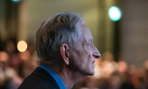 Відео: реклама ноутбуку від Microsoft з хлопцем на ім'я Мак Бук