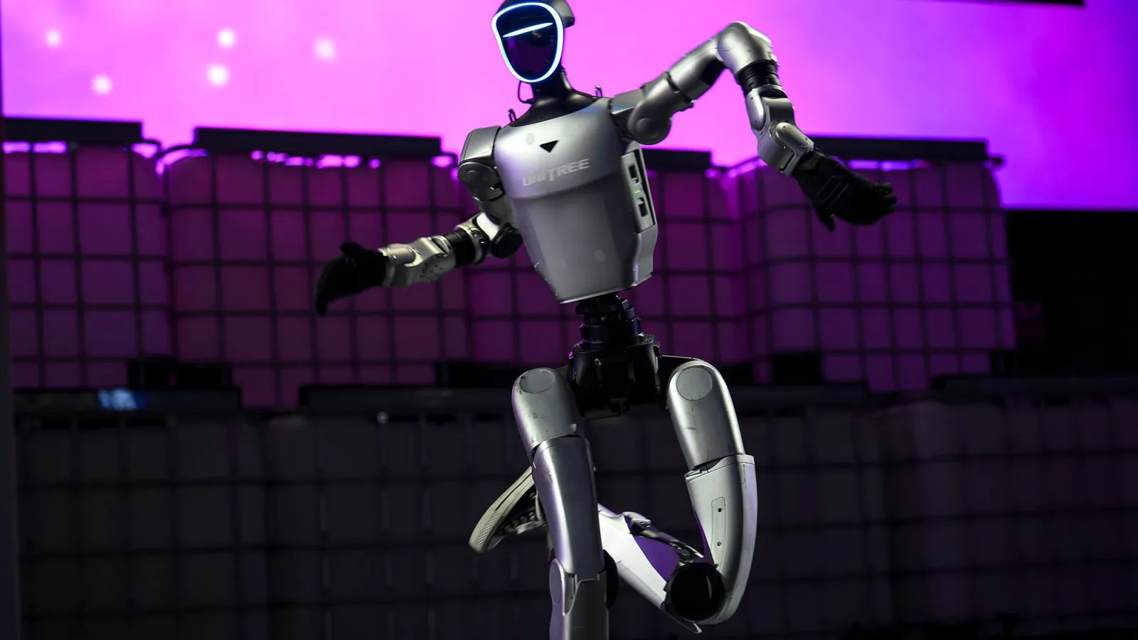 Китайські компанії Unitree та Agibot випустили понад 5000 гуманоїдних роботів кожна торік