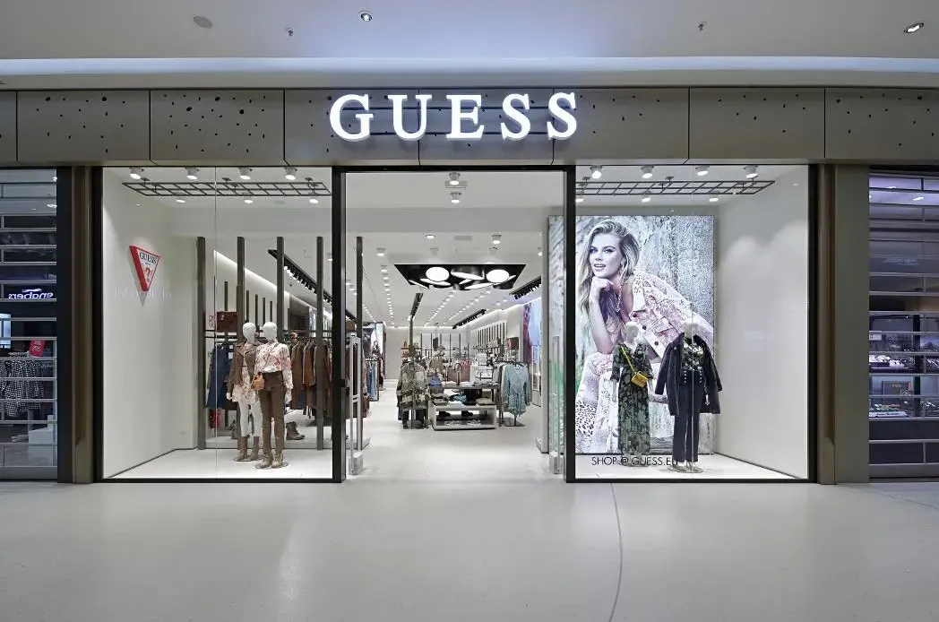 Guess закриває всі магазини в Китаї до квітня