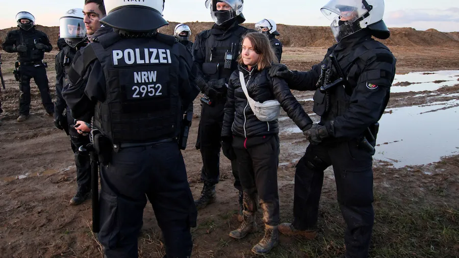 Грета Тунберг проти мілітаризації Європи під час підтримки України