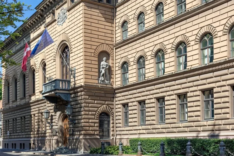 Уряд Латвії порушив кримінальну справу проти програміста за роботу на російську компанію