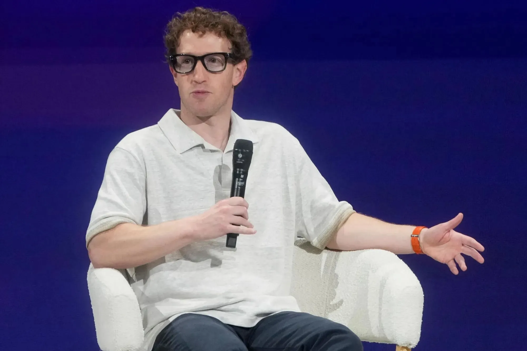 Meta создает ИИ-версию Марка Цукерберга для общения с сотрудниками