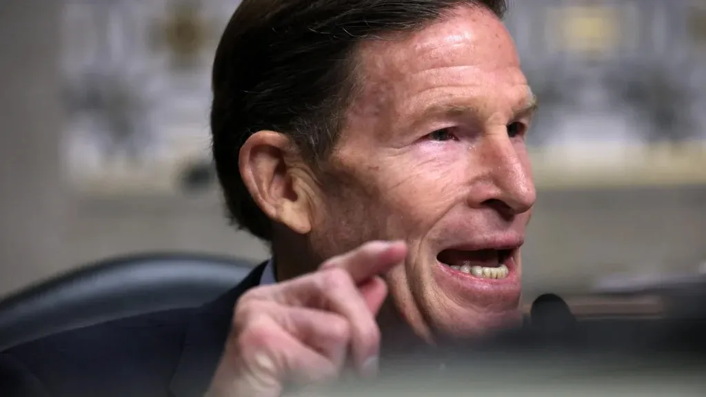 US Senator launches investigation into Binance over alleged sanctions violations