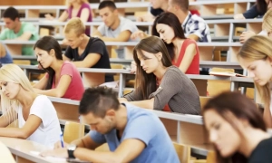 Нові результати опитування: кого хотіли бачити в Раді у квітні 