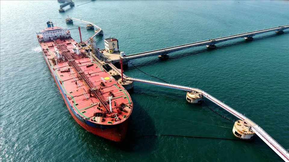 China halts fuel exports to Asia and Australia, raising risks for aviation and fisheries