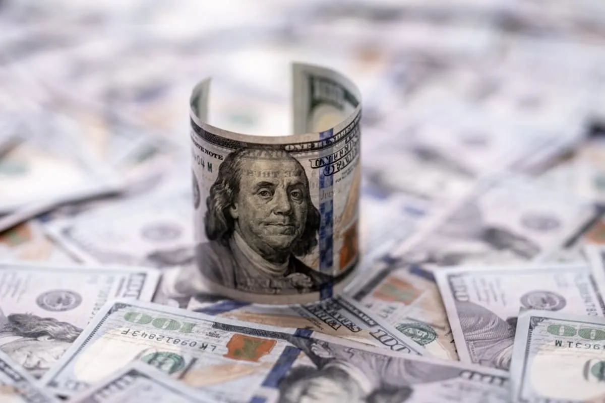 Доллар демонстрирует лучшие показатели с июля 2025 года из-за обострения конфликта в Иране