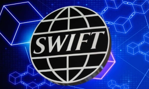 Центральний банк Росії дозволить фондам інвестувати в криптодеривативи з 2026 року