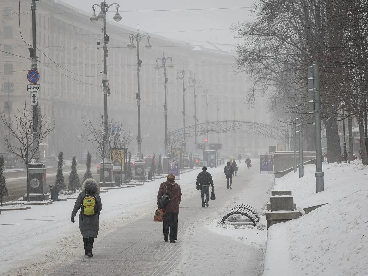 «Якщо доживемо до 1 квітня, то виграємо війну». Як Україні пережити ще одну зиму — BBC