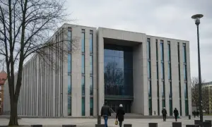 В Британии осудили сеть, вывозившую мигрантов во Францию — The National