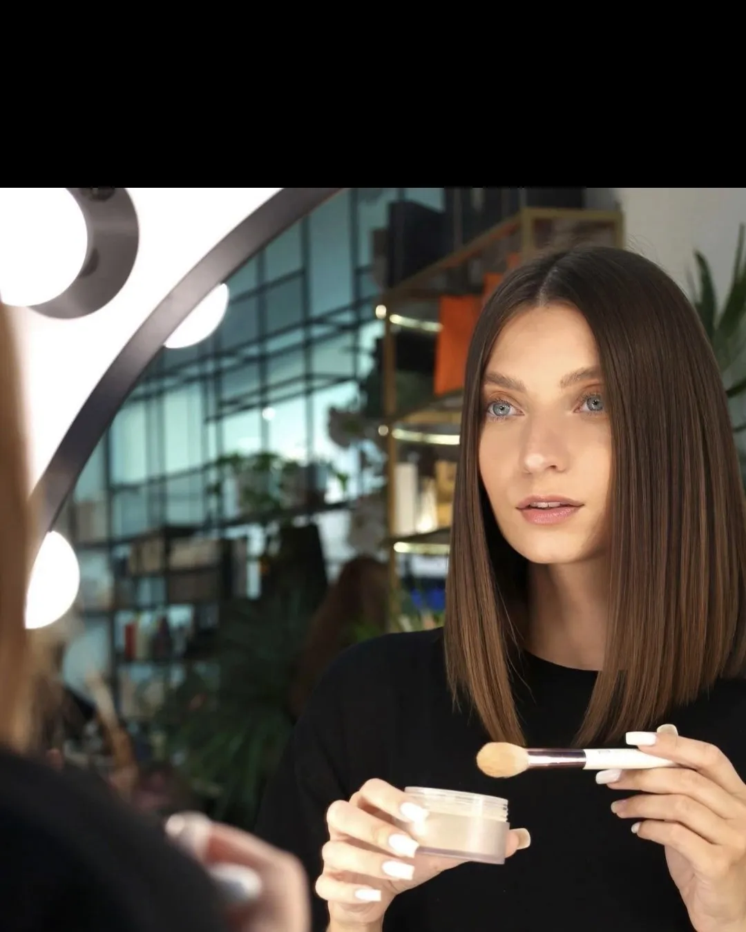 Зимний макияж 2026: как сделать его устойчивым и увлажненным – советы визажиста Leo Beauty Club