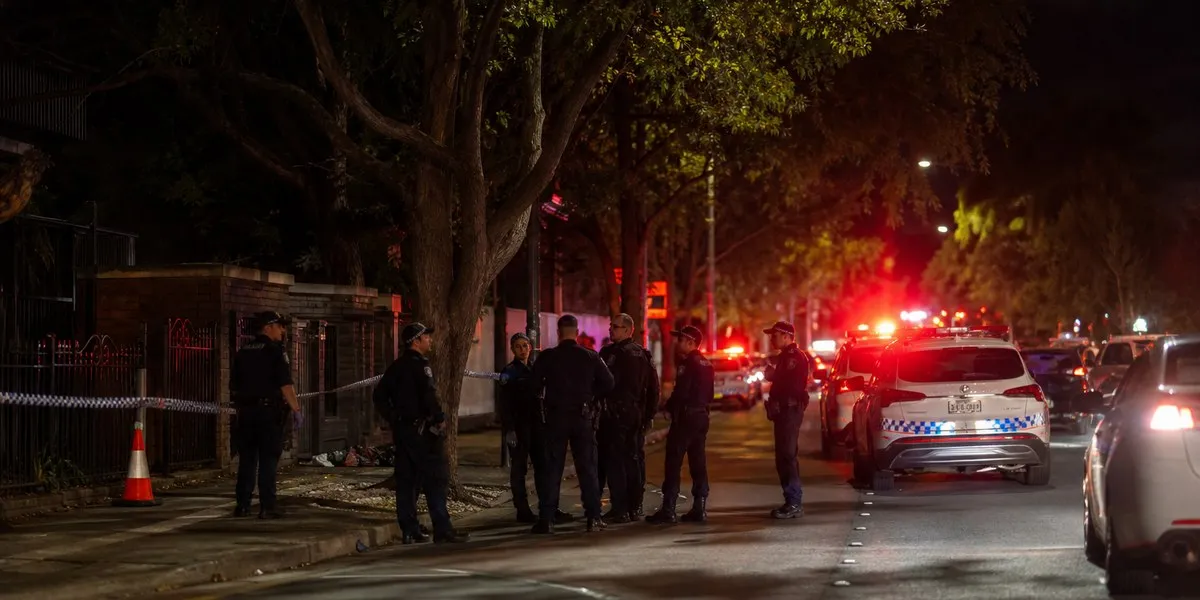 悉尼一名20岁警员在车祸中身亡——《卫报》