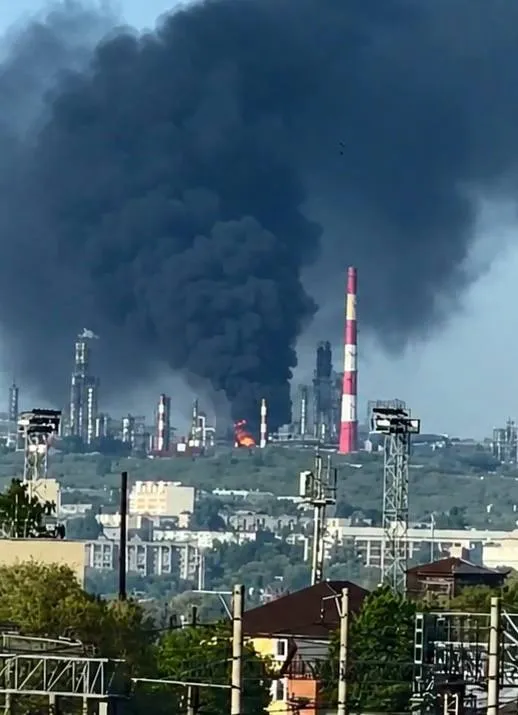 Удар дронов полностью вывел из строя Сизранский НПЗ