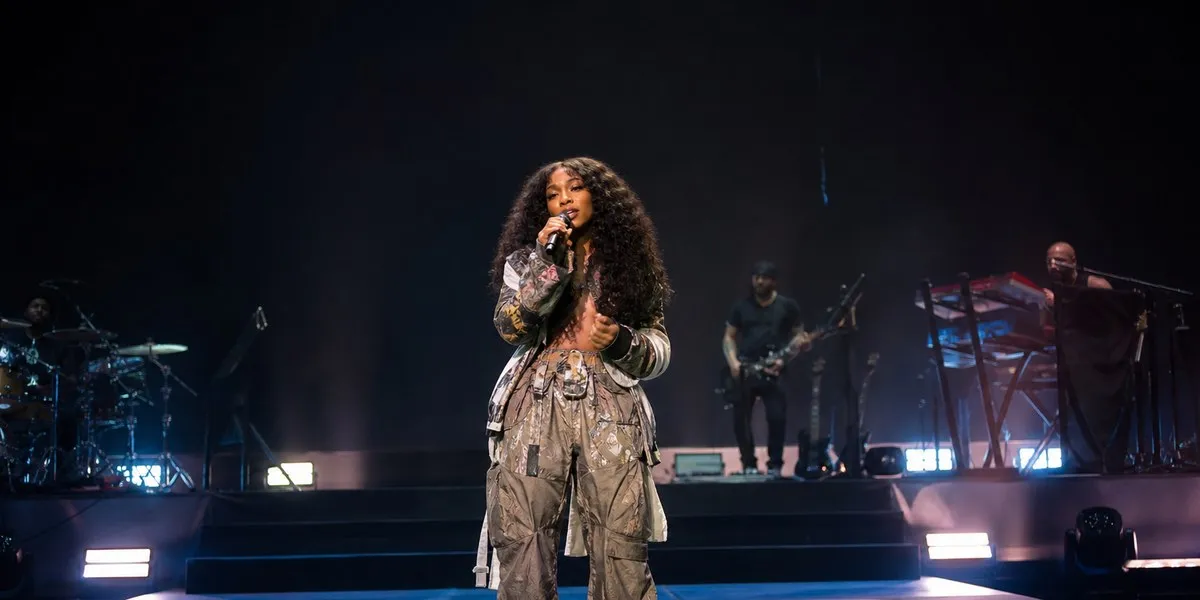 Певицу SZA включили в Зал славы Нью-Джерси — Rolling Stone