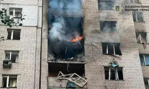 Видео: камера наблюдения сняла момент взрыва в доме на Позняках