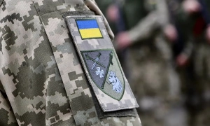 «Укрпошта» завдяки довипуску марки із «кораблем» зібрала мільйон на дрони для ЗСУ