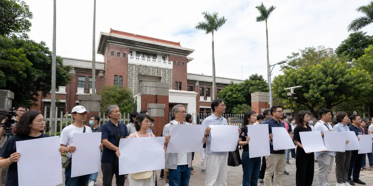 台北逾40个组织筹备在立法院外抗议——《台北时报》