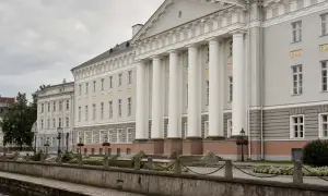 Блинкен заявил, что США не поощряют возвращение Крыма военным путем – Politico