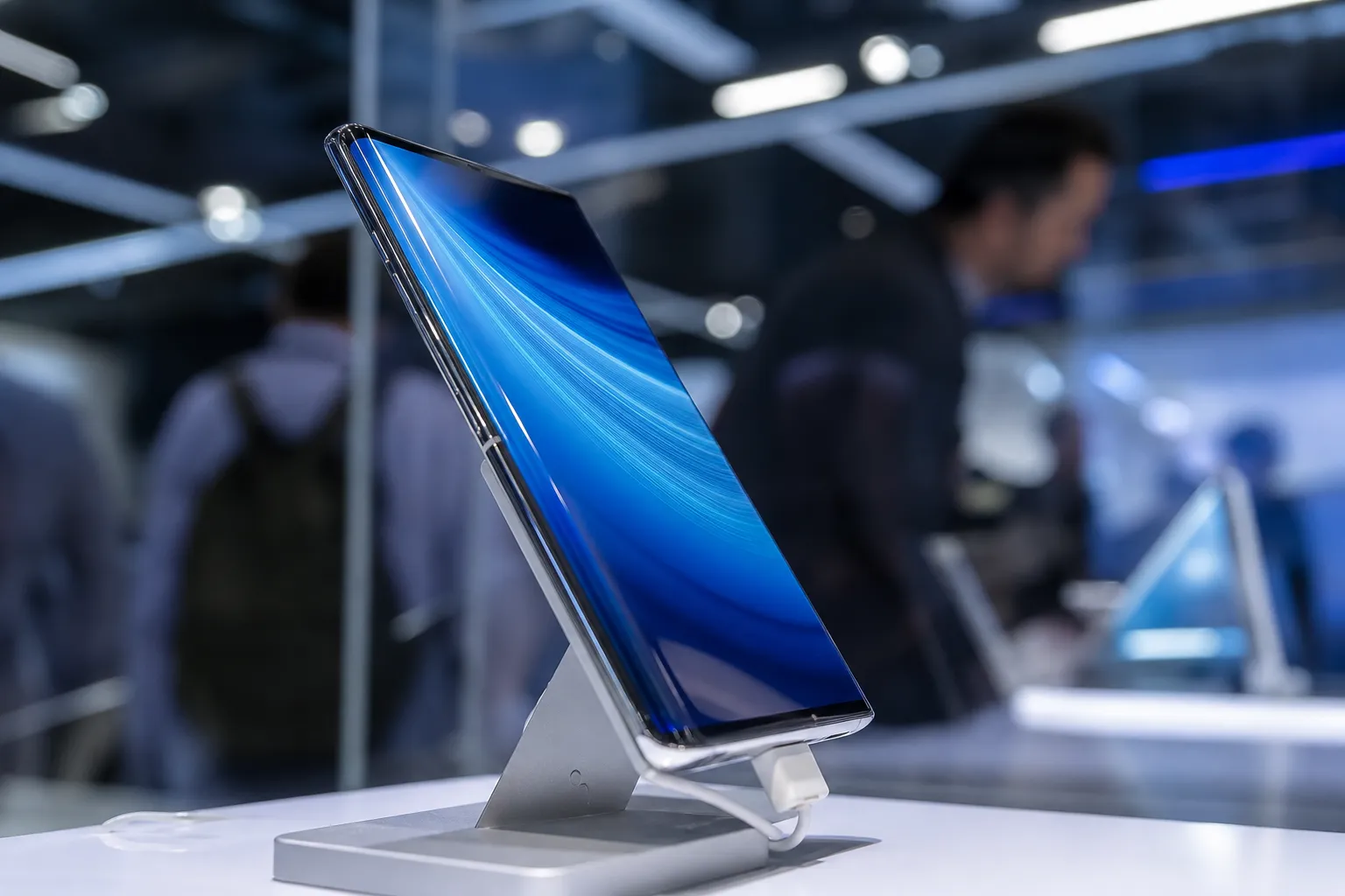 TECNO показала ультратонкий CAMON Slim на IFA 2026