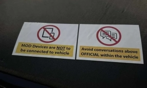 Brytyjskie Ministerstwo Obrony zakazało omawiania poufnych spraw w samochodach służbowych