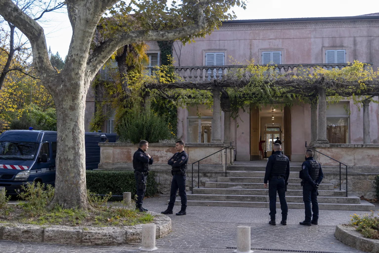 Z muzeum Renoira we Francji skradziono trzy dzieła sztuki