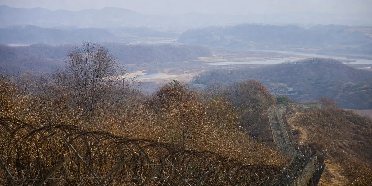 Trzech wojskowych rannych w wybuchu w DMZ Korei Południowej — The Hindu