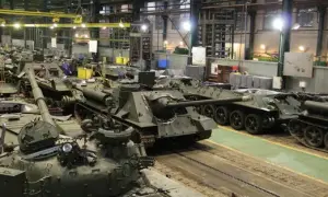 Российский дрон пробил крышу многоэтажного дома в Сумах
