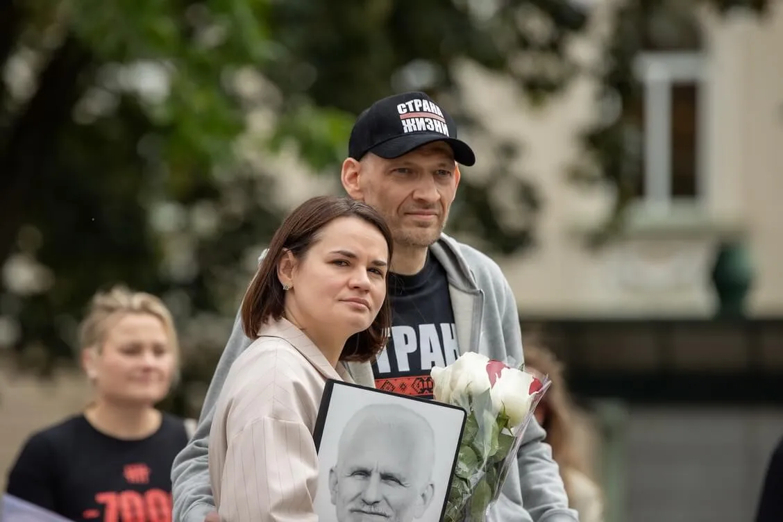 Тихановська з чоловіком отримали премію імені Сергія Магнітського