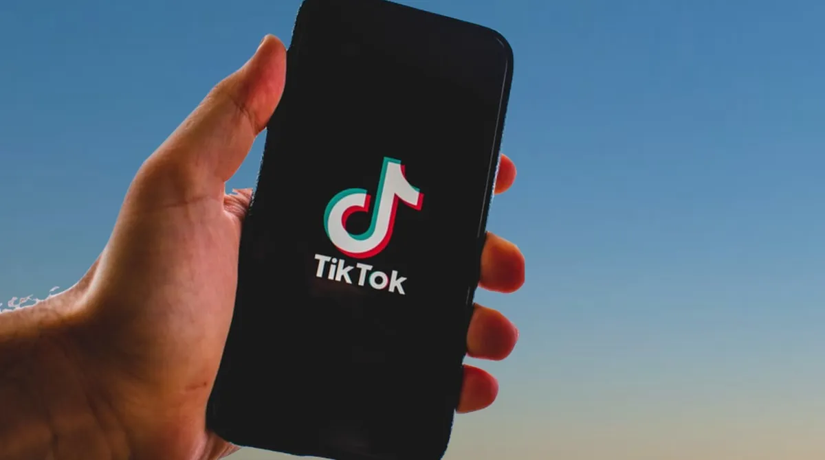 Власник TikTok розробляє власний ШІ-чип і веде переговори з Samsung, — Reuters