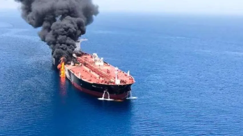 Біля узбережжя Оману атакували нафтовий танкер