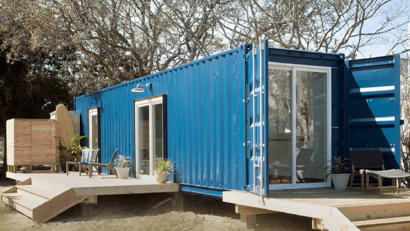 У рф зріс попит на морські контейнери через подорожчання житла