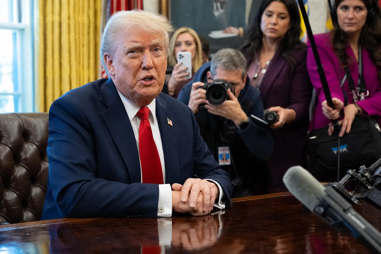 Трамп заявив, що радий від’їзду принца Гаррі та Меган Маркл із США