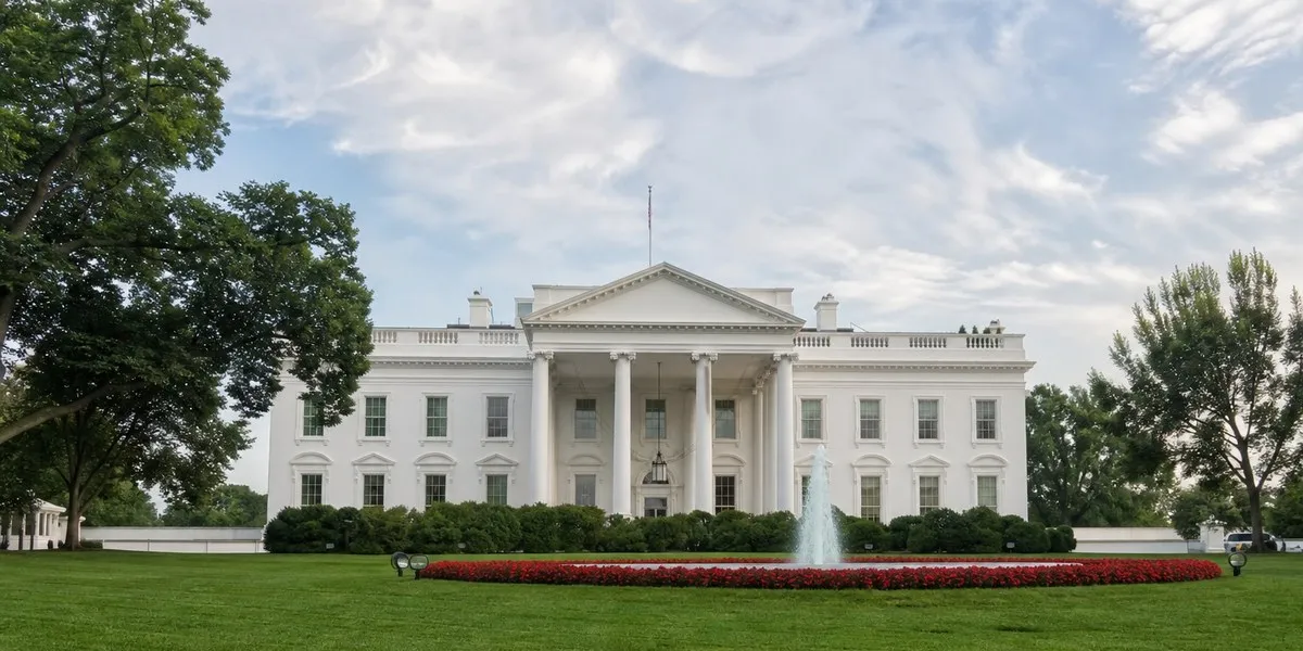 Trump miał rzekomo zapowiedzieć wycofanie prawie 1 mld dolarów — The Guardian