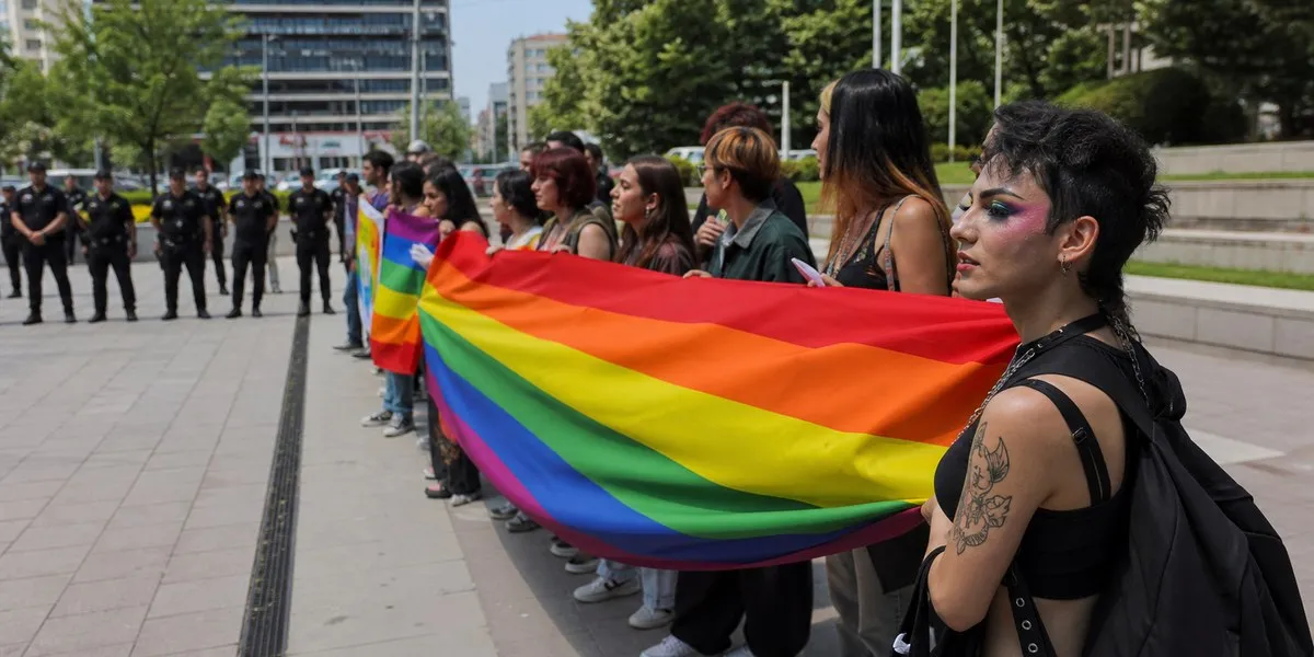 В Турции не менее 31 человека арестовали в рамках кампании против групп ЛГБТК+