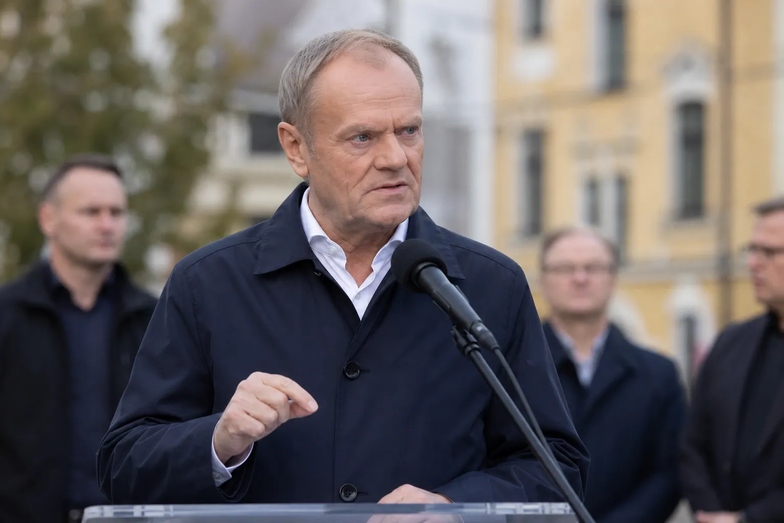 Tusk o rozłamie w „PiS”: „Nie będę płakał”