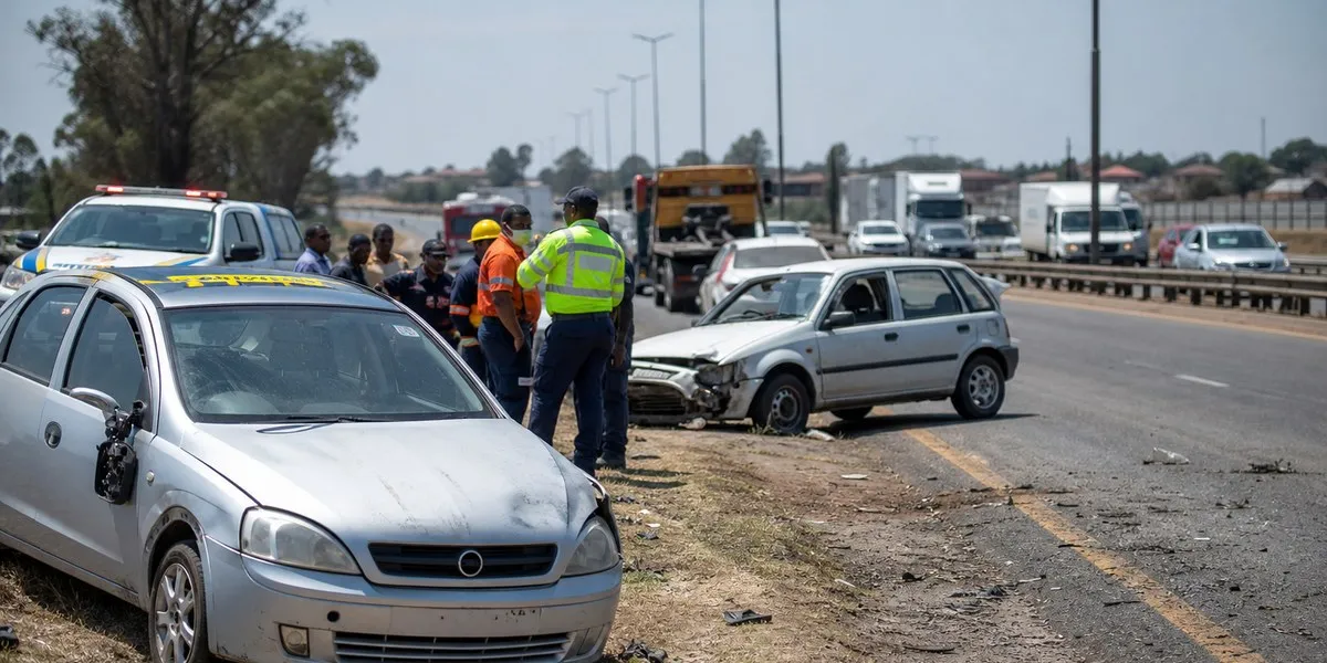 Two people seriously injured in crash on N3 highway in South Africa
