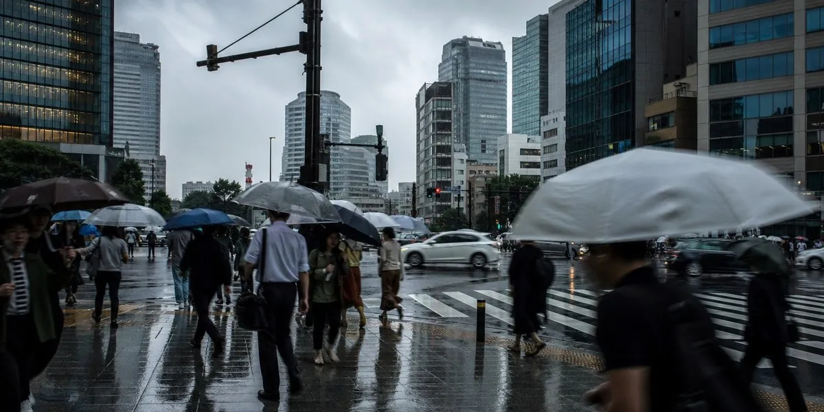“杜鹃”台风逼近东京地区——《日本时报》