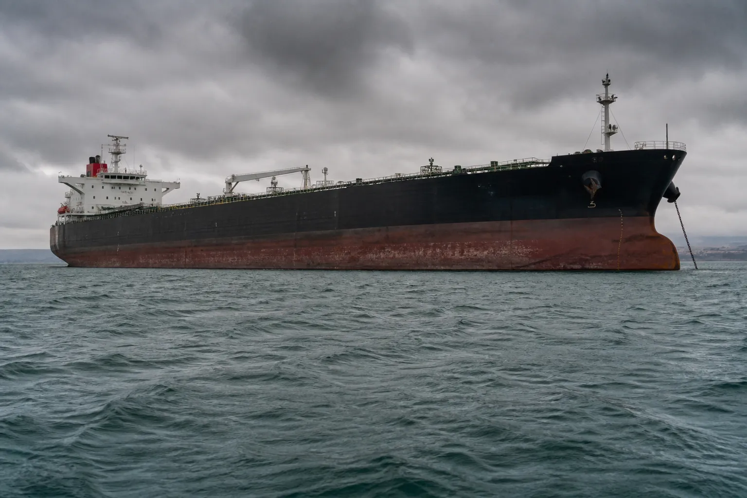 Britain responded to Putin's threats over the seizure of a shadow fleet tanker