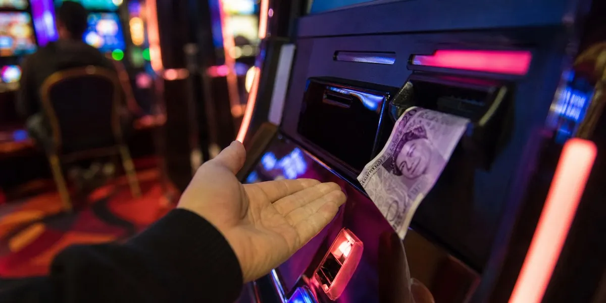 UK gaming machine tax rises to 25% — The Guardian | UA.NEWS