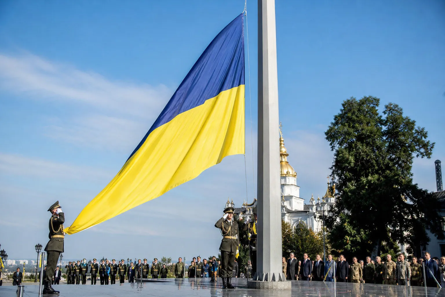 В Киеве и Львове отметили День Государственного флага Украины
