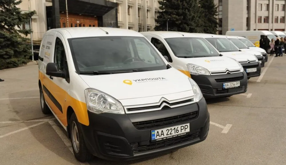 Polish customs has been holding up Ukrposhta's vehicles for two months