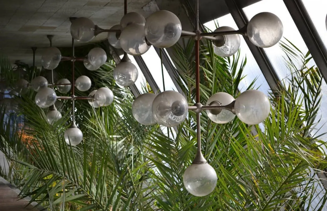 У Київському політехнічному інституті знищили автентичні «люстри-молекули»