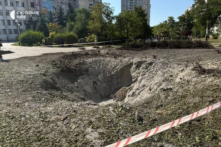 Очевидці розповіли, як люди загинули дорогою до укриття в Дарницькому районі Києва