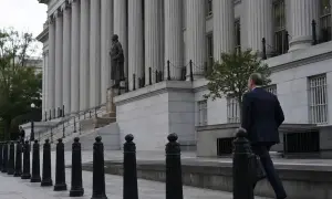 18-летнему жителю Квинсленда предъявили 30 обвинений — ABC News Australia