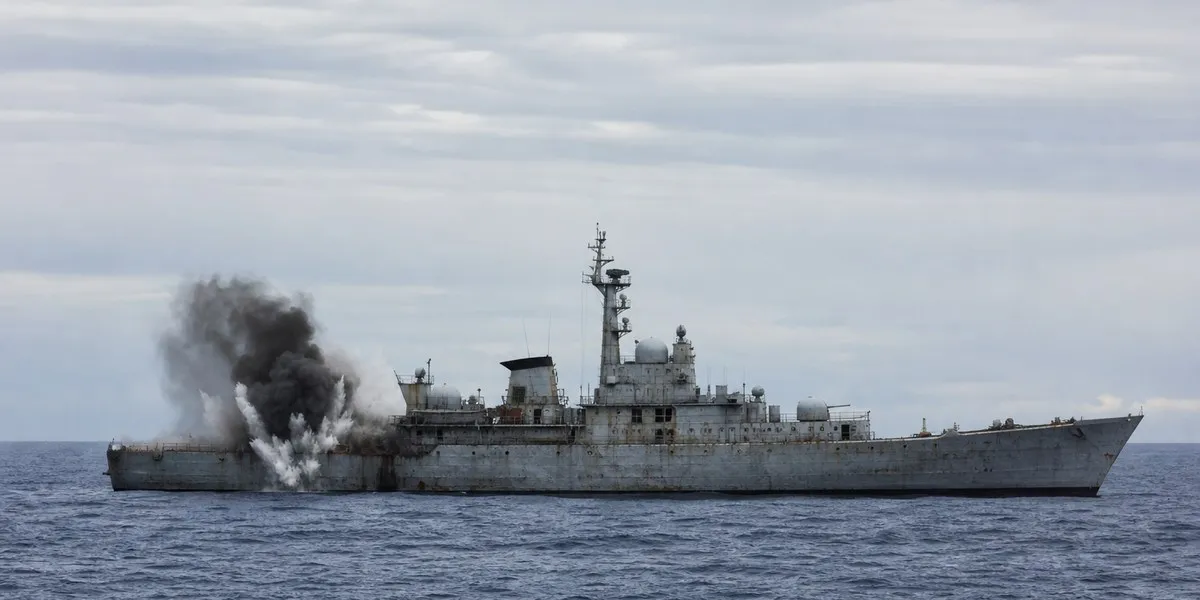 USA i Wielka Brytania przetestowały SM-6 na wycofanej ze służby fregacie — Breaking Defense