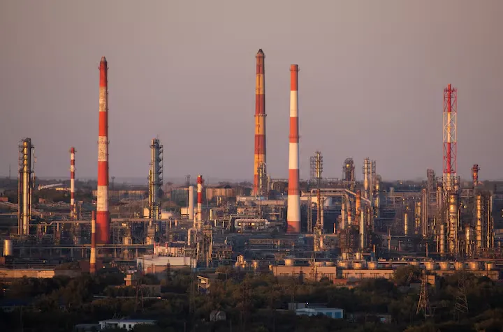 Доходи від нафти й газу в Росії різко падають