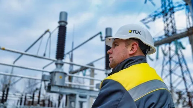 У шести областях України зафіксували відключення світла через обстріли